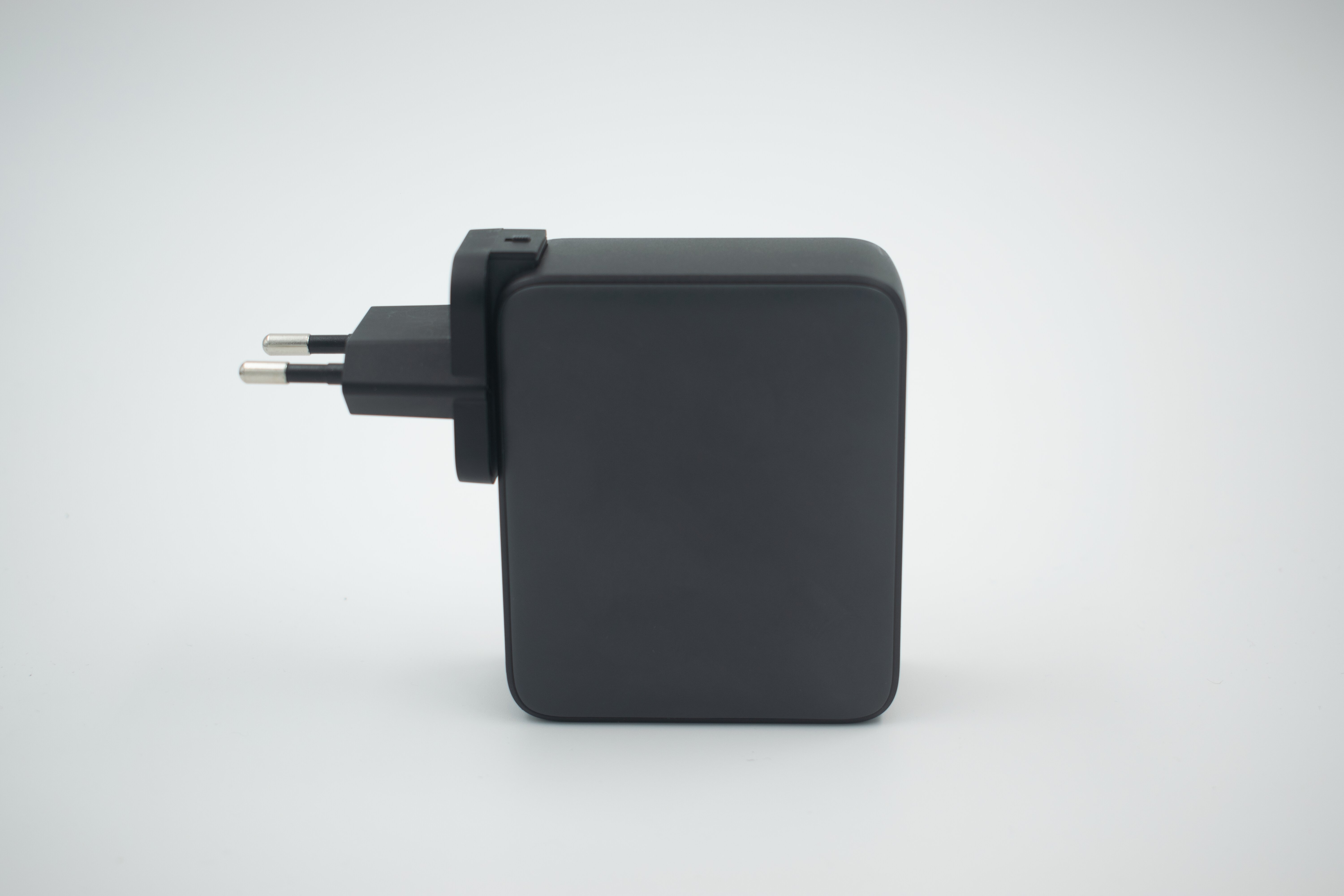 BLUEJAY GaNGO 3 240W